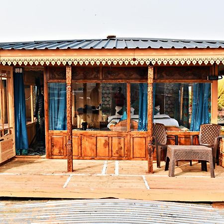 Heritage Amina Group Of Houseboats Hotel Srinagar  Exterior photo