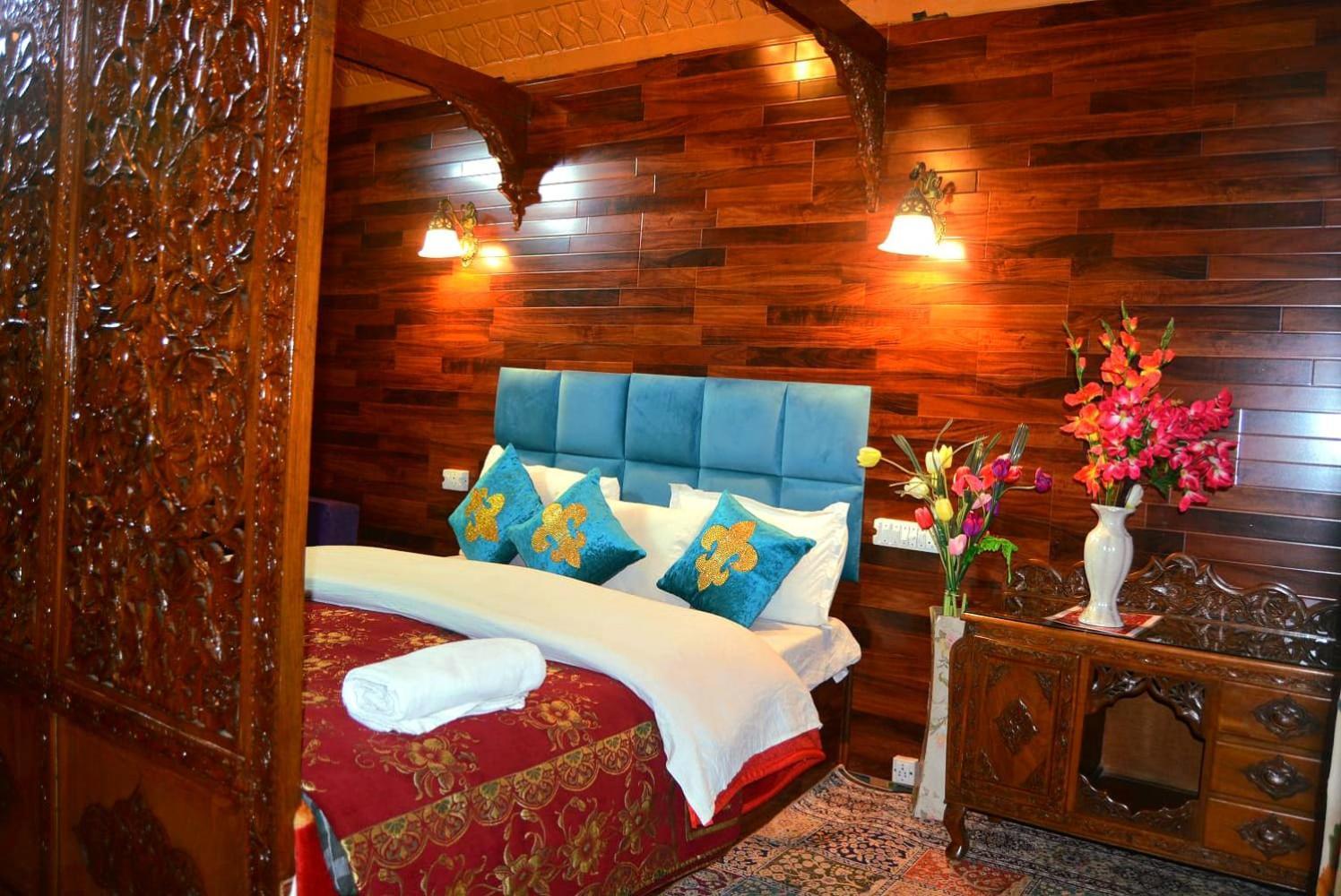 Heritage Amina Group Of Houseboats Hotel Srinagar  Exterior photo