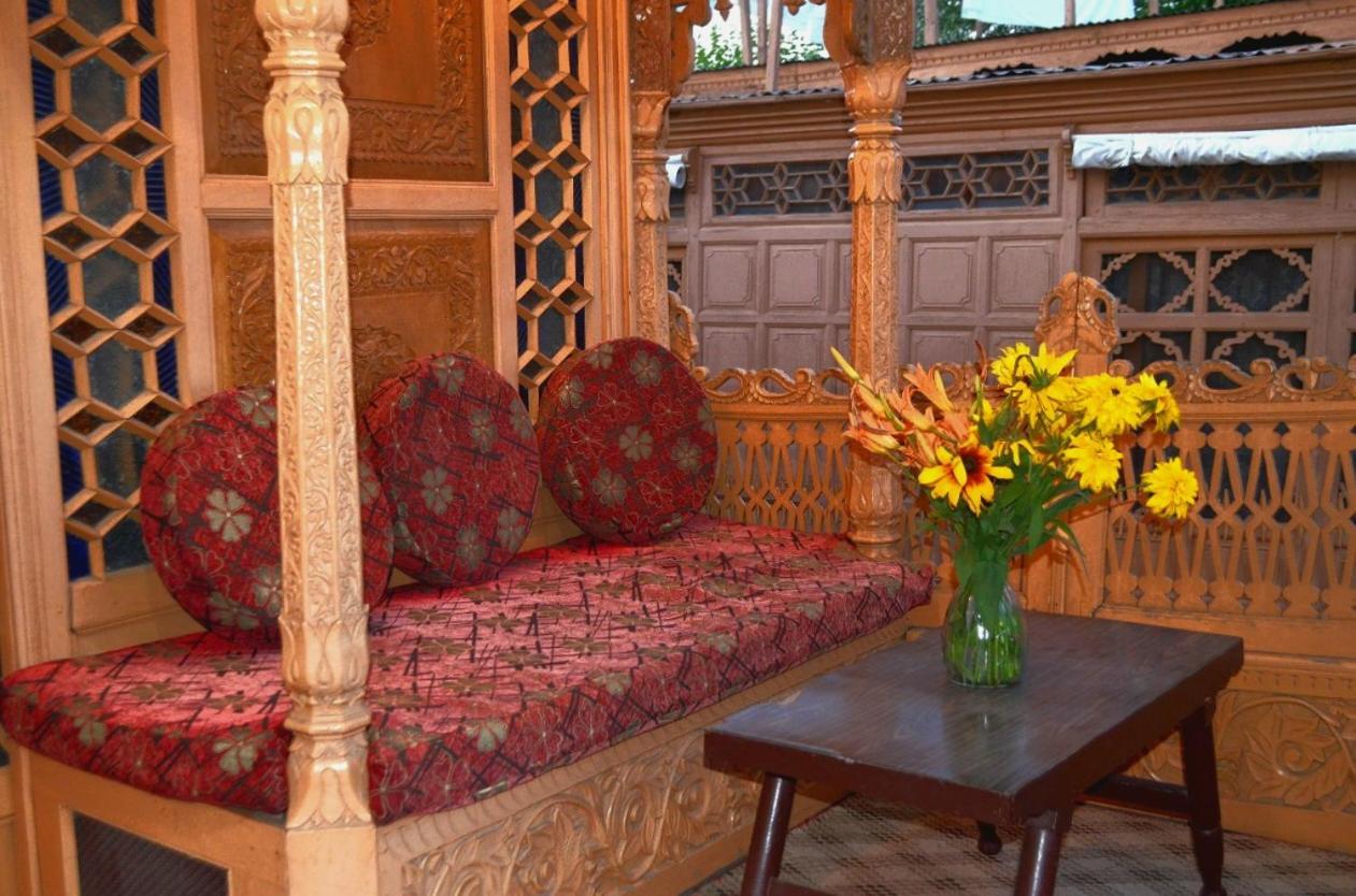 Heritage Amina Group Of Houseboats Hotel Srinagar  Exterior photo